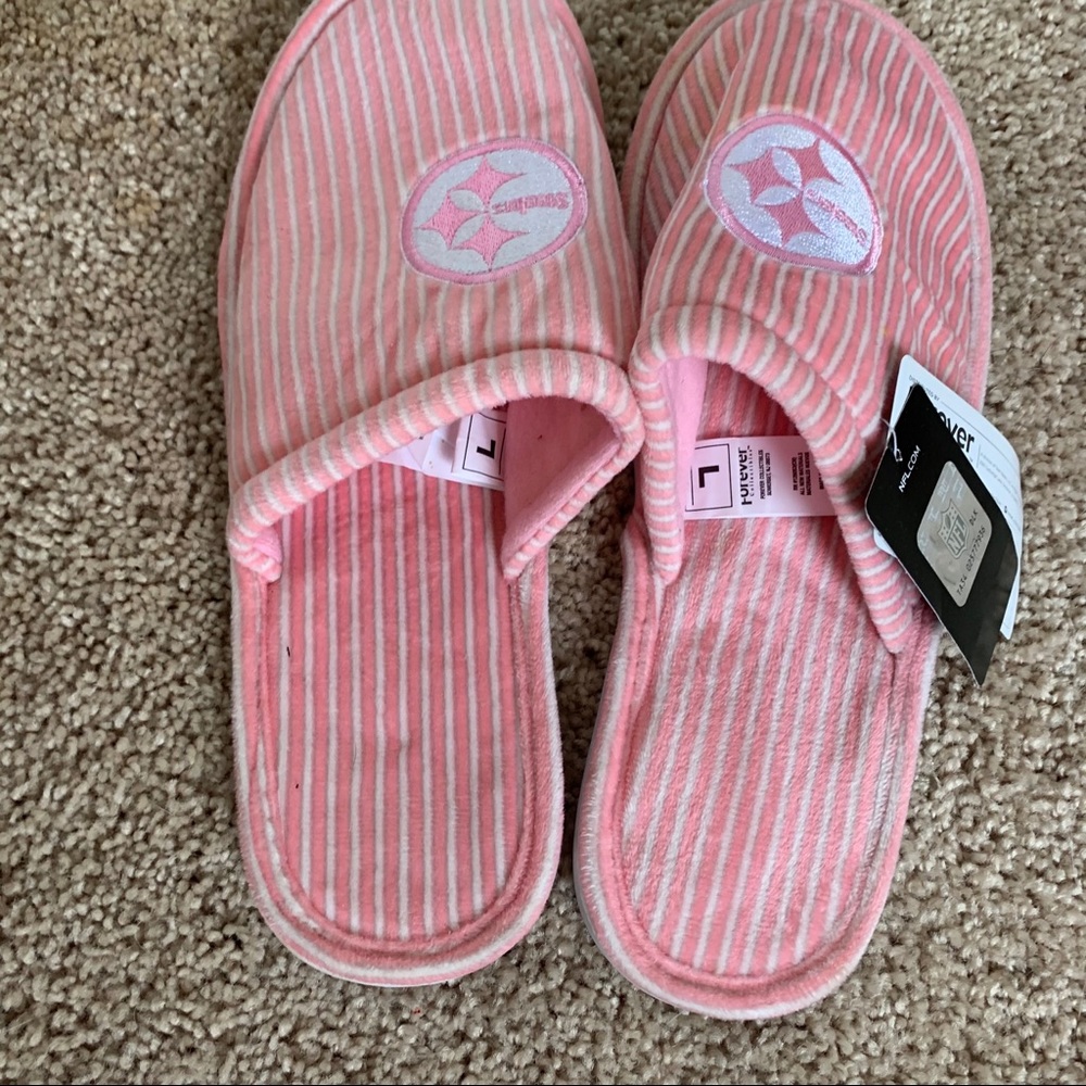 NWT Pink Steelers Slippers